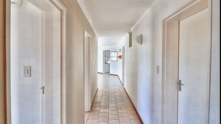 To Let 5 Bedroom Property for Rent in Vermont Western Cape